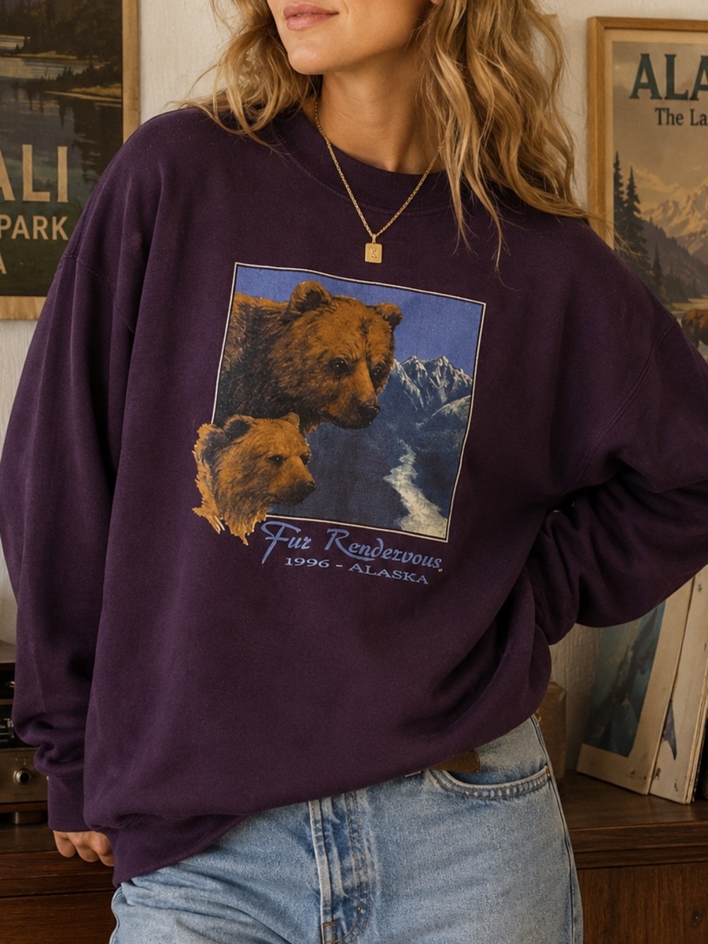 Vintage 1996 Alaska Fur Rendezvous Bear Sweatshirt Russell Jerzees USA Large